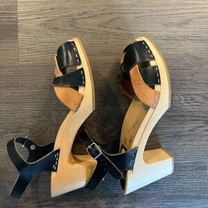 Barely worn Swedish Hasbeens in size 40